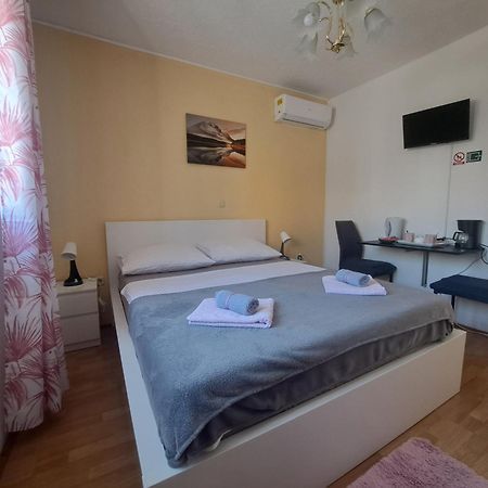 Guest House Angela Senj  Exterior photo